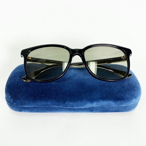Gucci Oversized Wayfarer Style Sunglasses main image 8